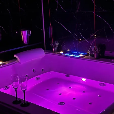 Z Jacuzzi Na Wylacznosc Dolina Baryczy Zmigrod